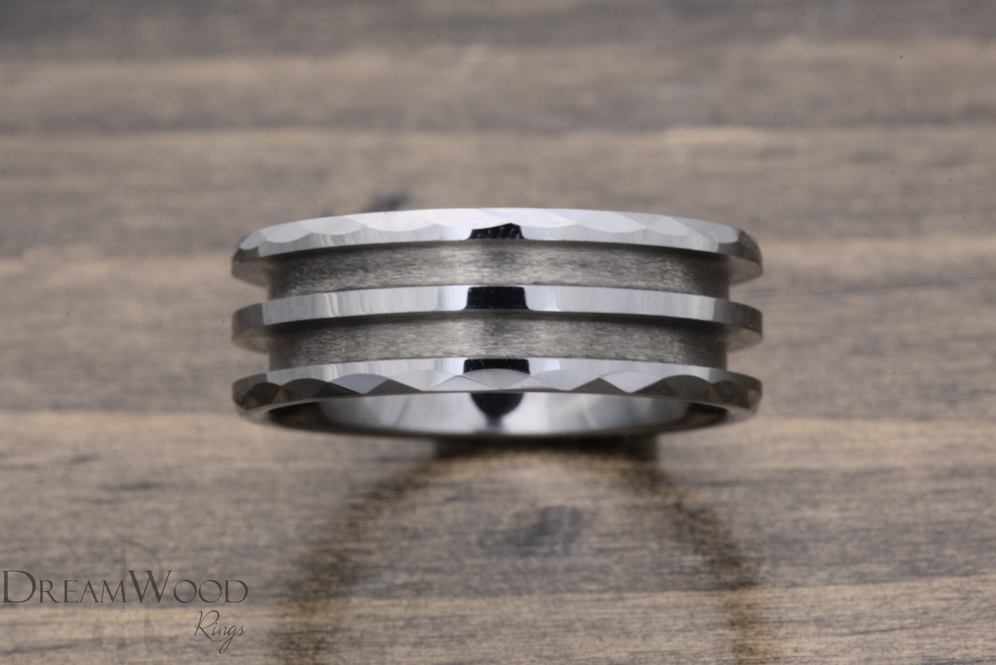 Faceted Tungsten - double channel 8mm - DreamWood Rings Supplies